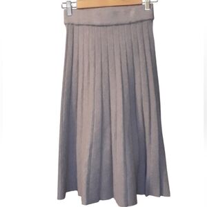 SASA FASHION Elegant Gray Pleated Skirt. 12" Waist With Stretch Small